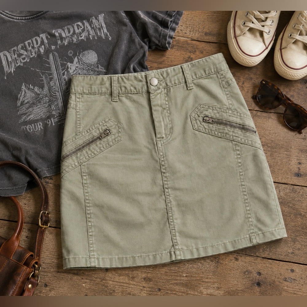 Mossimo Zip Pocket Utility Mini Skirt light olive Green 100% Cotton | Size 7